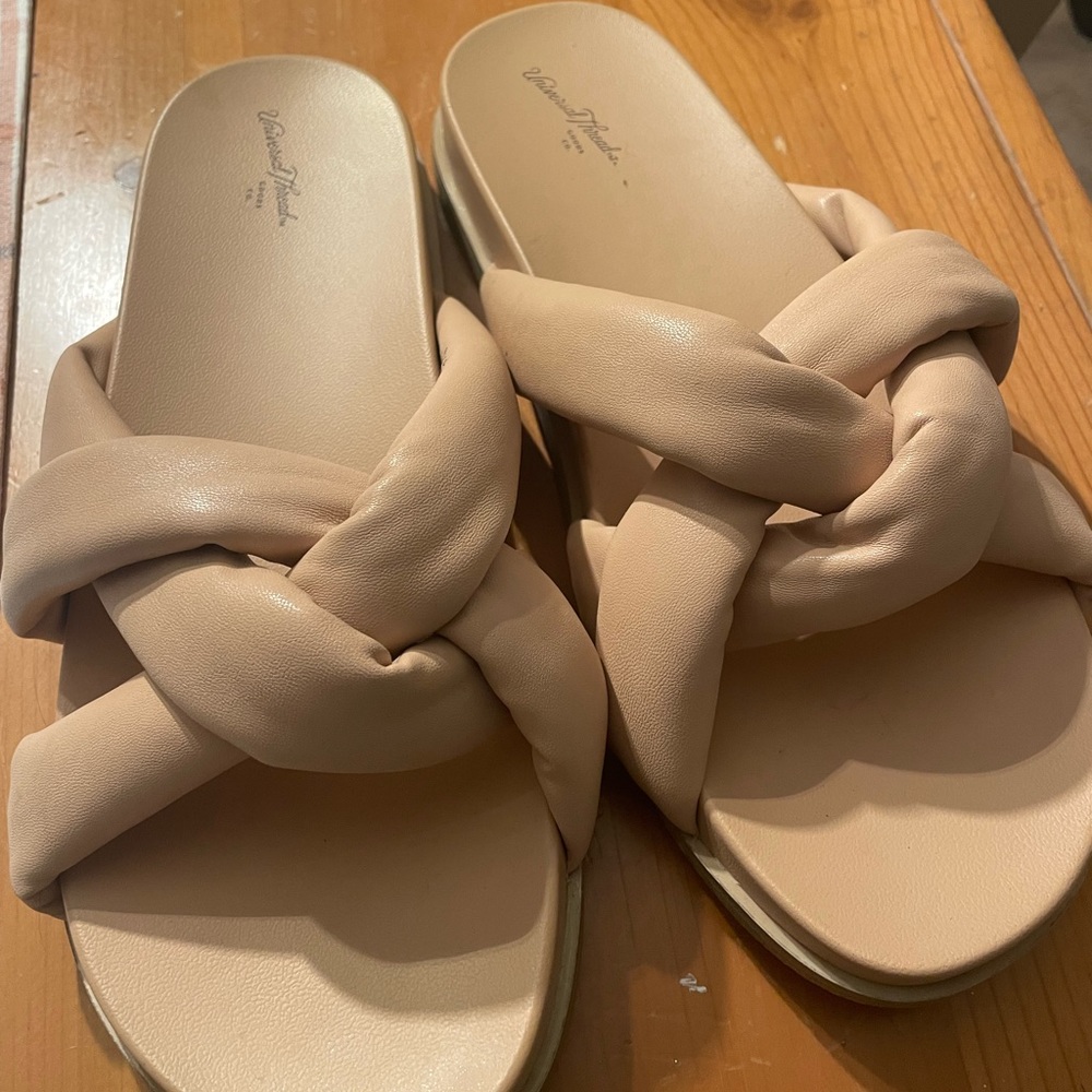 Universal thread slide sandals / worn once / size 8.5